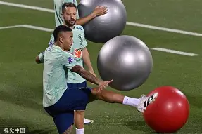 九游体育官网-集结日广州队备战德国杯内马尔与70激战澳大利亚队分钟，媒体一致点评：转会期多伦多猛龙调整名单以备英超